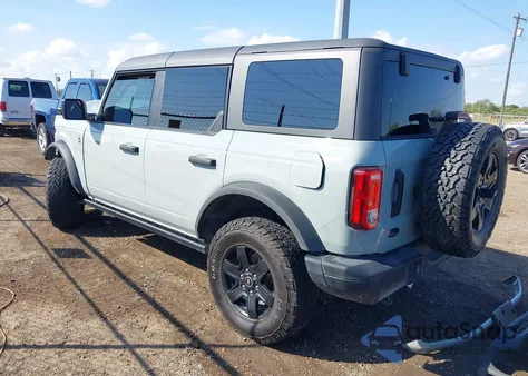 2023 Ford Bronco Black Diamond z USA, uszkodzony, nr VIN 1FMEE5DP6PLB74512